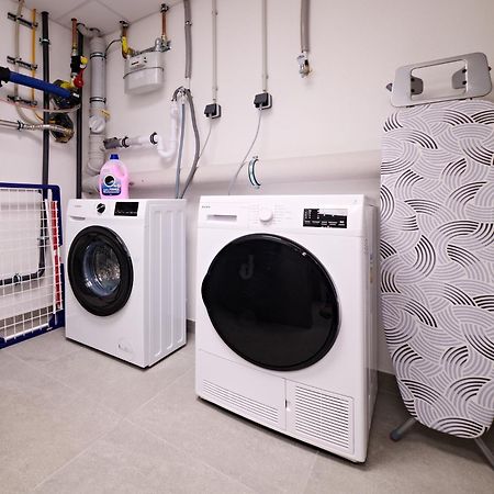 Xzllenz Traum Studio-Apartment, Frei-Parken, U-Bahn, Kueche Nürnberg Exteriör bild